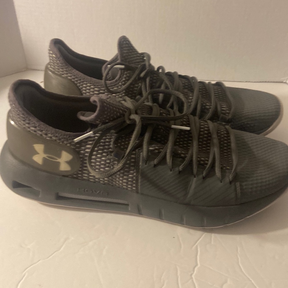 Under armor hovr size 14